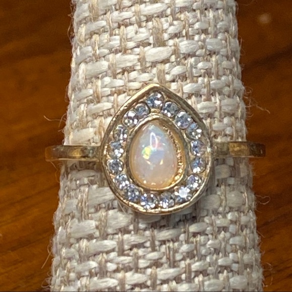 Snow Queen Set of 7 Gold Fashion Knuckle Rings. - Picture 3 of 5